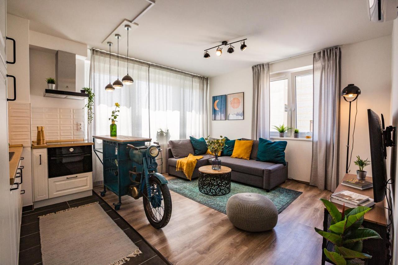 Stylish Oasis Central Apartment With Ac And Parking Budapeste Exterior foto