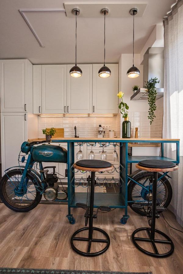 Stylish Oasis Central Apartment With Ac And Parking Budapeste Exterior foto