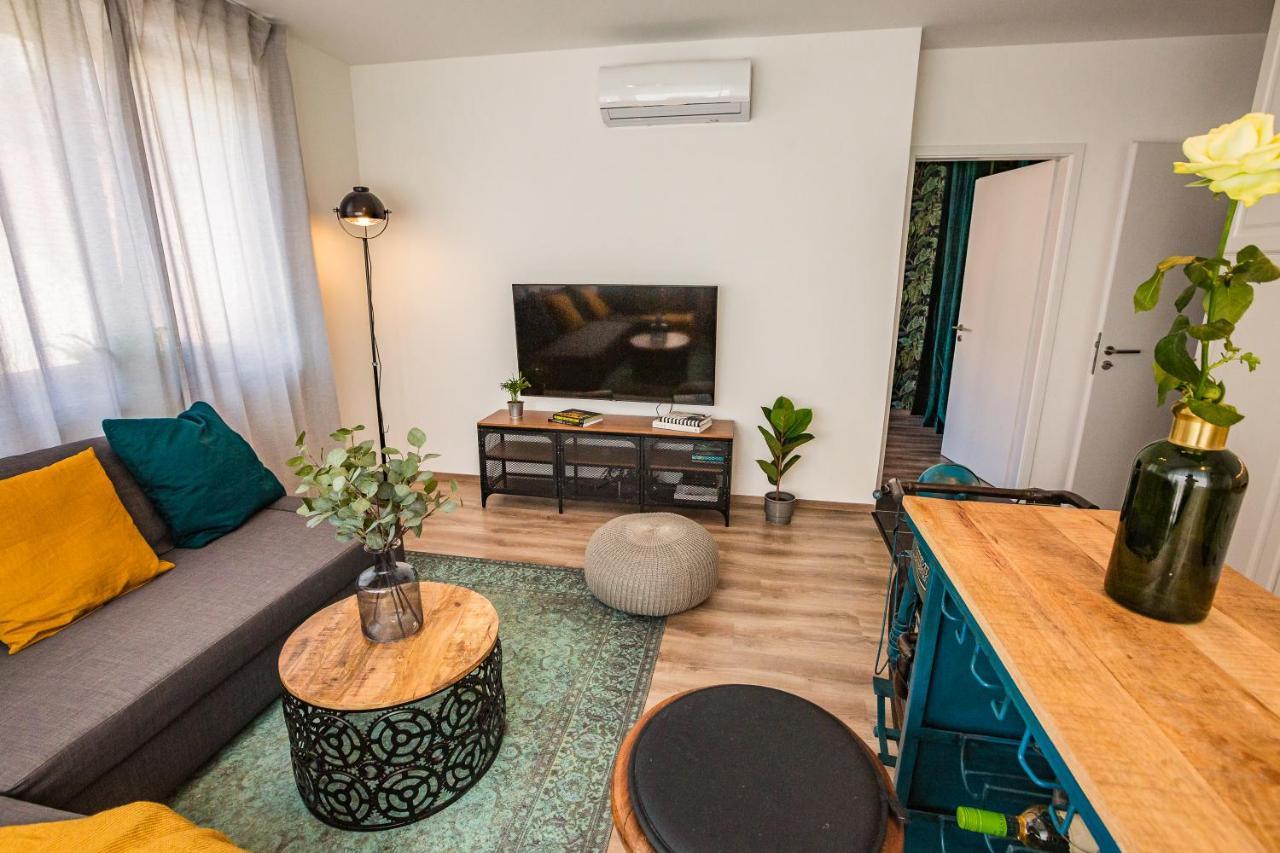 Stylish Oasis Central Apartment With Ac And Parking Budapeste Exterior foto