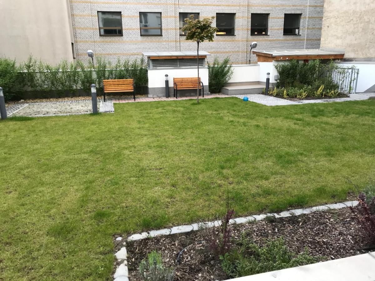 Stylish Oasis Central Apartment With Ac And Parking Budapeste Exterior foto