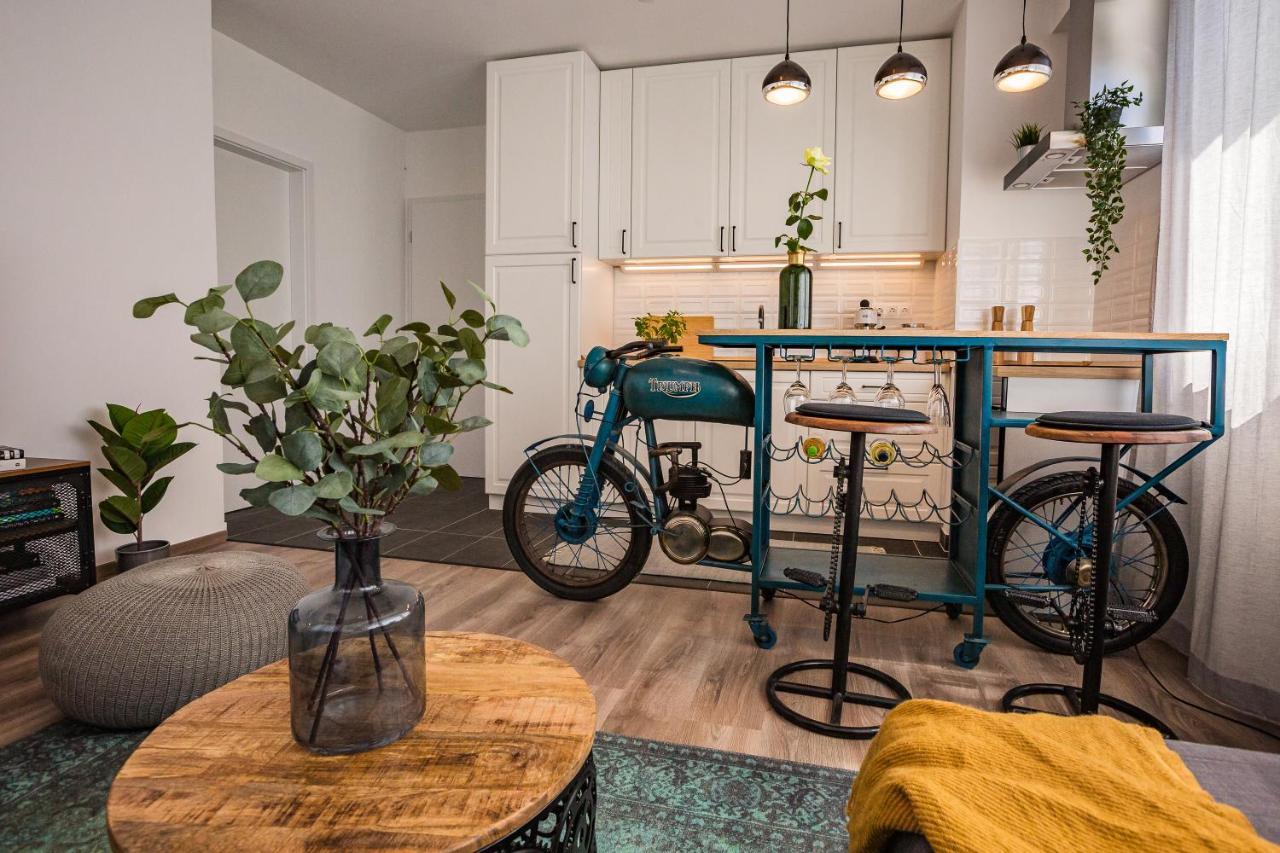 Stylish Oasis Central Apartment With Ac And Parking Budapeste Exterior foto